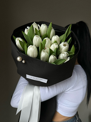 Белые тюльпаны 15 шт.