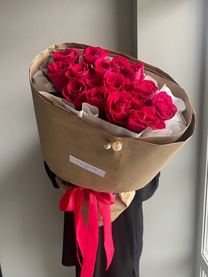 Кенийские малиновые розы 15 шт.