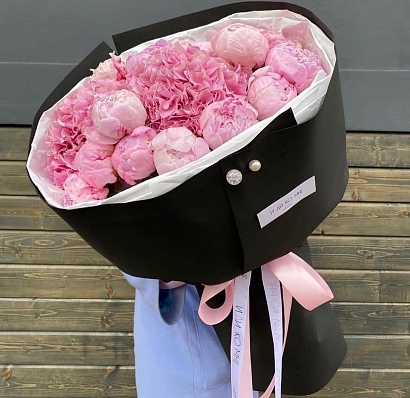 Пионы и гортензии