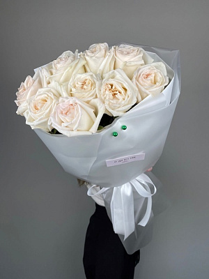 Пионовидные кремовые розы White Ohara