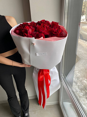 Вывернутые красные розы 15 шт.