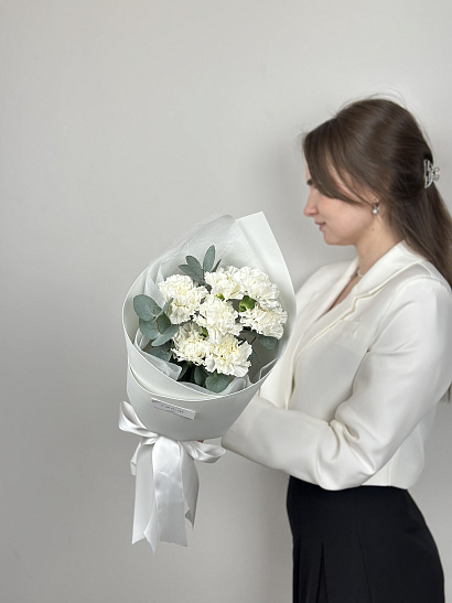 Мини-комплимент из белых диантусов