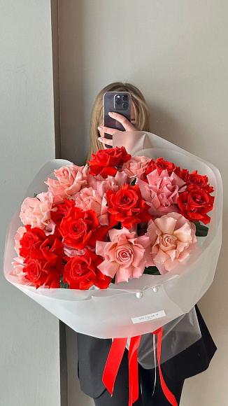 Большой букет эквадорских роз "Королевский микс"