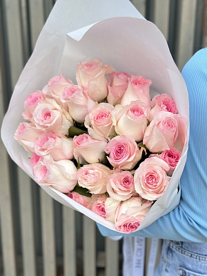 Охапка эквадорских роз Mandala 60 см