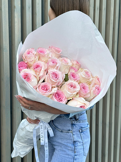 Охапка эквадорских роз Mandala 60 см