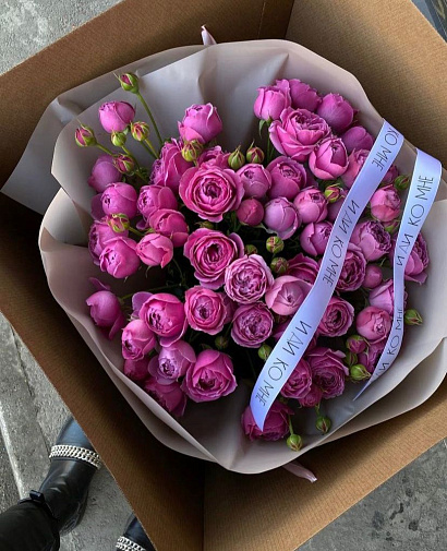 Кустовая пионовидная роза