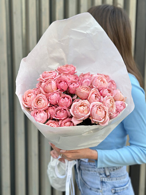 Джульетта кустовая пионовидная роза 50 см