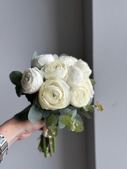 Букет невесты «Белые ранункулюсы»