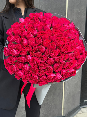 Малиновая кенийская роза 101 шт.