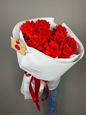 Эквадорские алые розы 9 шт.