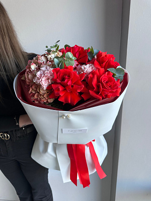 Авторский букет "Яркая гармония"