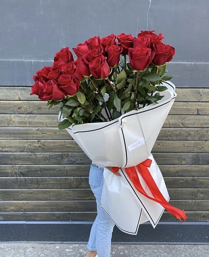 Охапка метровых роз