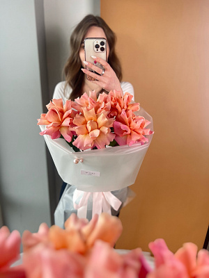 Вывернутые розы 5 шт. в матовой плёнке