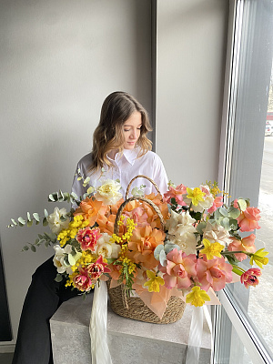 Плетёная сумка с весной