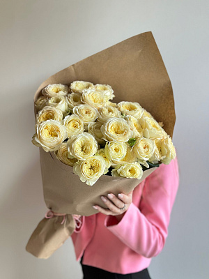 Охапка кустовой пионовидной розы Royal Park 50 см