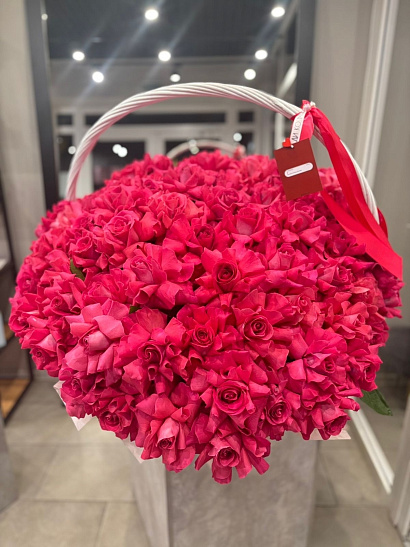 Огромная корзина розовых роз 101 шт.