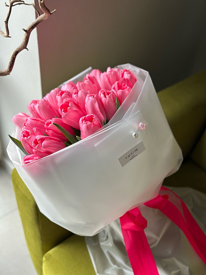 Розовые тюльпаны в матовой пленке 25 шт.