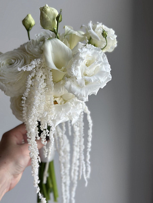 Бело-зеленая гамма + амарантус