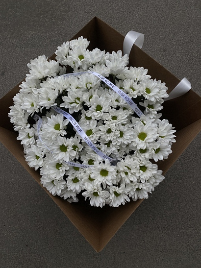 Охапка ромашковой хризантемы без оформления