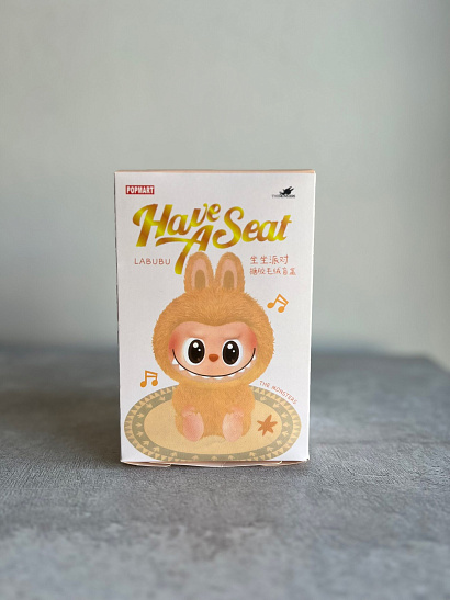 Игрушка-брелок в коробке (рандомный цвет)