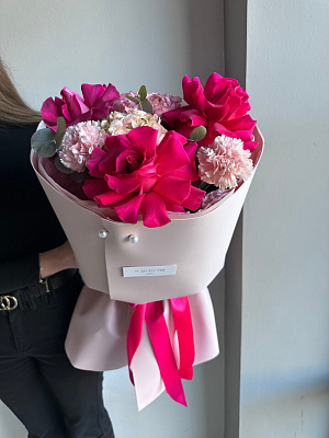 Авторский букет "Малиновый мусс"