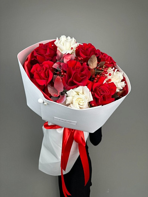 Авторский букет в багровых оттенках