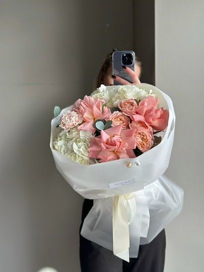 Нежный сборный букет на День Влюбленных (размер М)