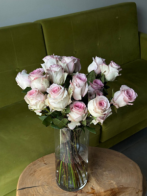 Охапка эквадорских роз Mandala 60 см