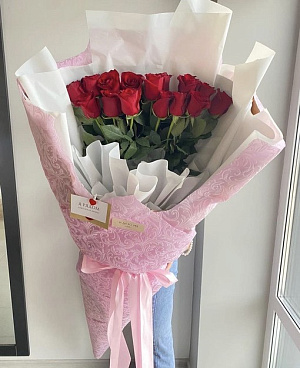Гигант красных эквадорских роз 15 шт.