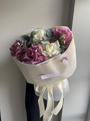 Уникальные розы с эвкалиптом