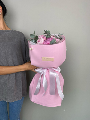 Розовые пионы 7 шт. с эвкалиптом