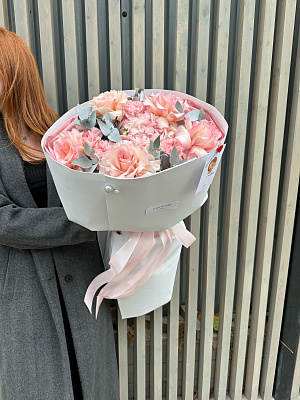 Сборный нежный букет, размер L