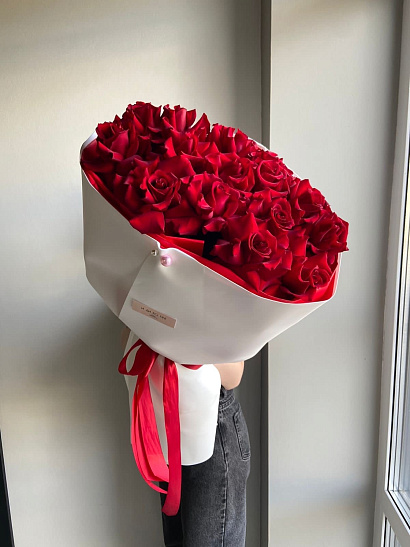 Вывернутые красные розы 15 шт.