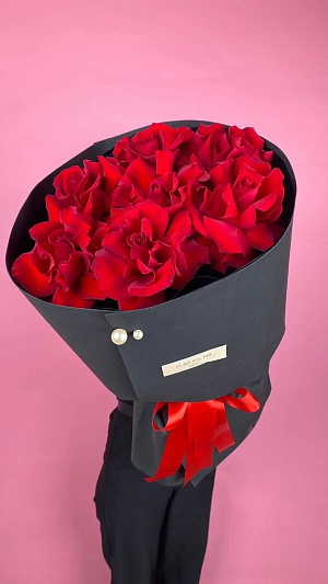 Вывернутые красные розы 7 шт.